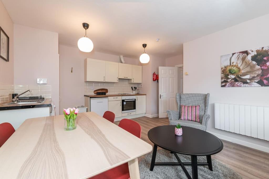 Fully Refurb Drogheda Apt7 3Rd Floor Bagian luar foto